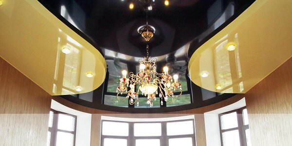 Двухуровневый натяжной потолок в кухне-столовой Двухуровневый натяжной потолок в кухне-столовой